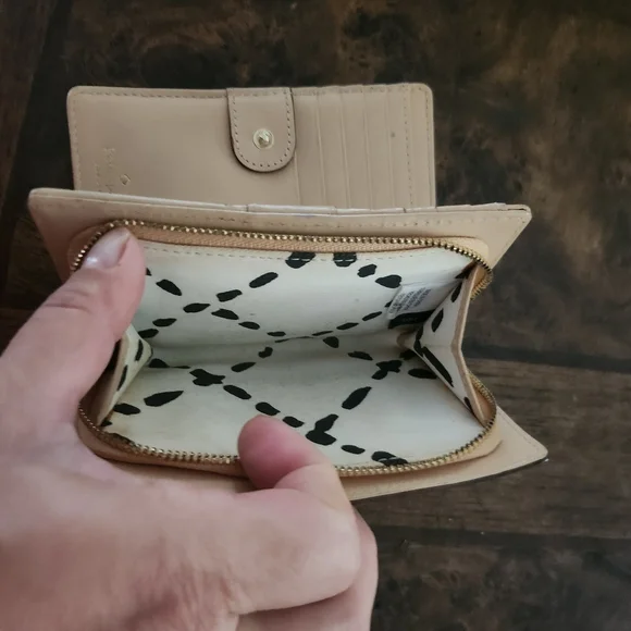 Kate Spade leather wallet - Picture 4 of 5